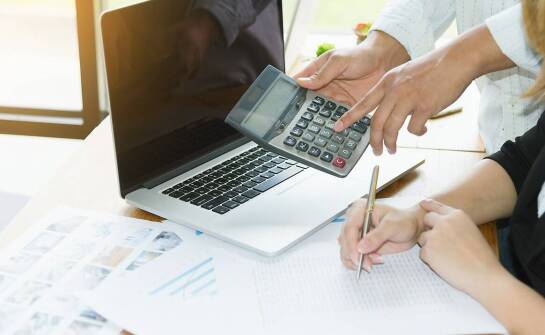 Usługi księgowe – zakres, formy współpracy i najczęstsze korzyści dla firm