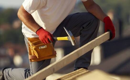 Usługi dekarskie – najważniejsze informacje o pracach na dachu