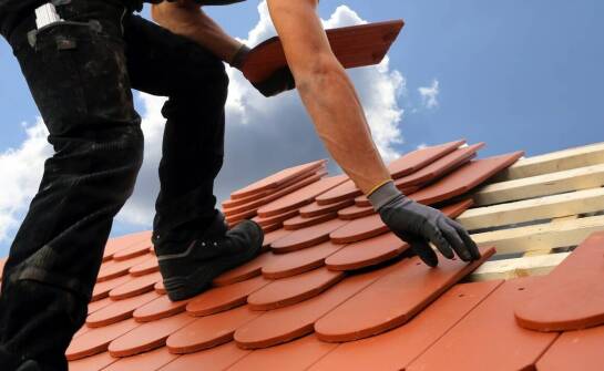 Ceny ocieplenia poddasza i płotki przeciwśniegowe – co warto wiedzieć?