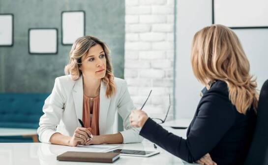 Jak skutecznie rozwiązać konflikt? Metody i porady na każdy spór