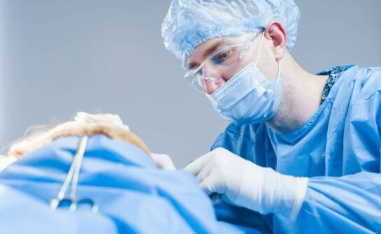 Jak wygląda leczenie protetyczne zębów i kiedy warto z niego skorzystać?