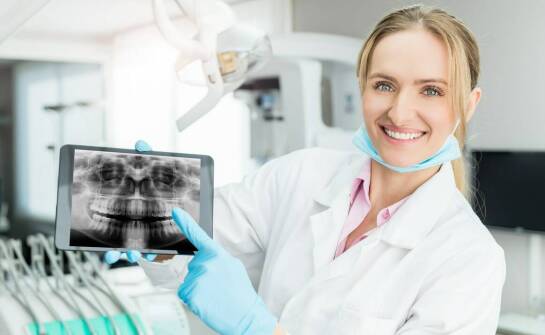 Jak przebiega leczenie ortodontyczne i kiedy warto rozważyć aparat na zęby