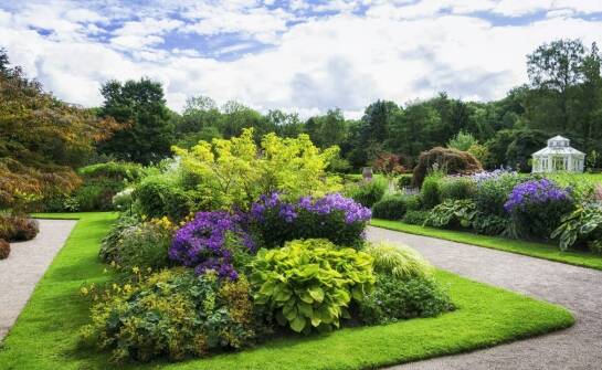 Pomysły na aranżację ogrodu – inspiracje i praktyczne porady na start
