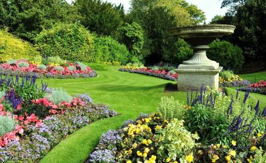 Inspiracje i pomysły na aranżację ogrodu z wykorzystaniem architektury ogrodowej