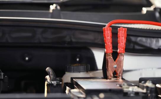 Jak wybrać najlepszy akumulator samochodowy? Kluczowe informacje i porady