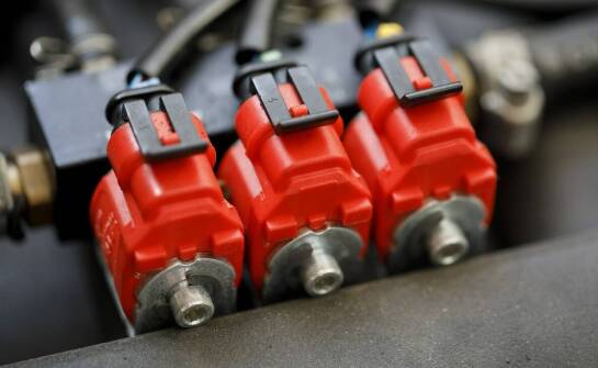 Jak wybrać akumulator samochodowy — najważniejsze informacje przed zakupem