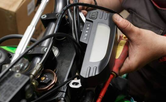 Jak wybrać akumulator do motocykla? Praktyczne wskazówki i porady