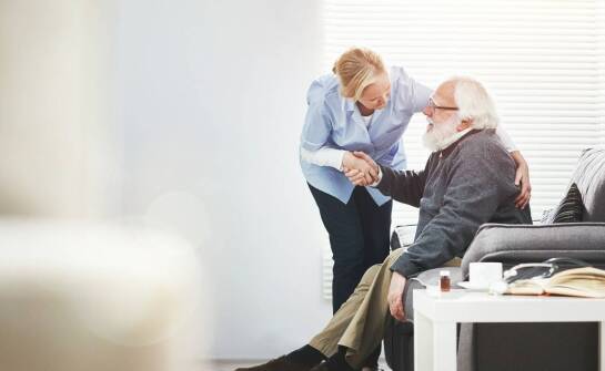 Jak wygląda praca w opiece w Niemczech i na co warto zwrócić uwagę?