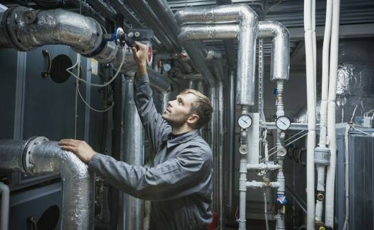 Jak przebiega instalacja pompy ciepła i na co zwrócić uwagę?