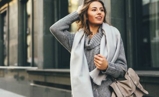 Szaliki ręcznie robione – inspiracje, materiały i sposoby noszenia