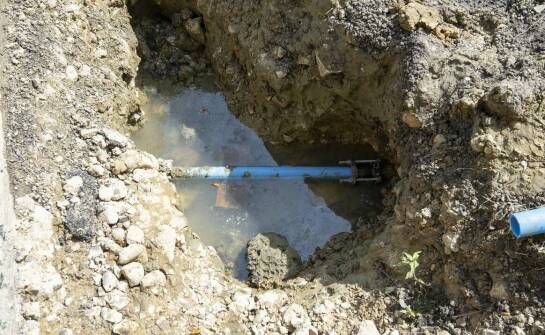 Jak działa studnia głębinowa i kiedy warto zdecydować się na jej wiercenie