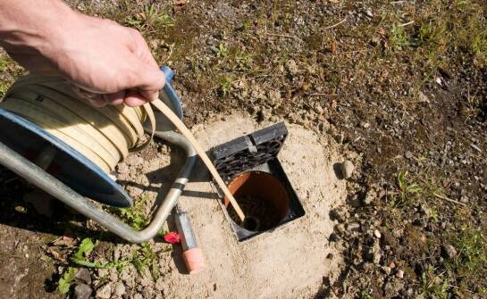 Studnie głębinowe – zastosowanie, zalety i koszty inwestycji