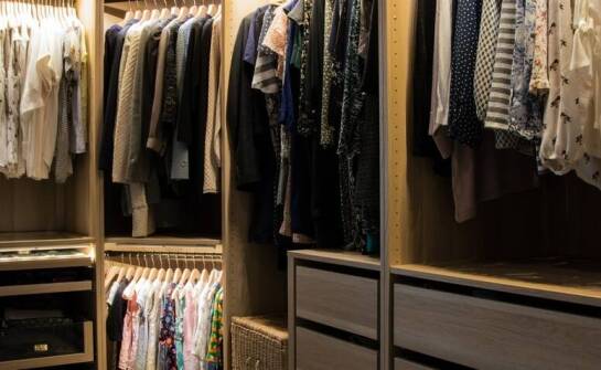 Jak zaplanować funkcjonalną garderobę na wymiar – inspiracje i porady