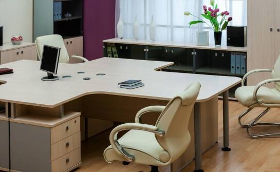 Jak wybrać idealne meble biurowe do efektywnej i komfortowej pracy
