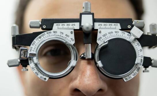 Jak wybrać odpowiednie okulary i na co zwrócić uwagę przy zakupie?