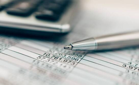 Jak wygląda współpraca z biurem rachunkowym i jakie korzyści przynosi?