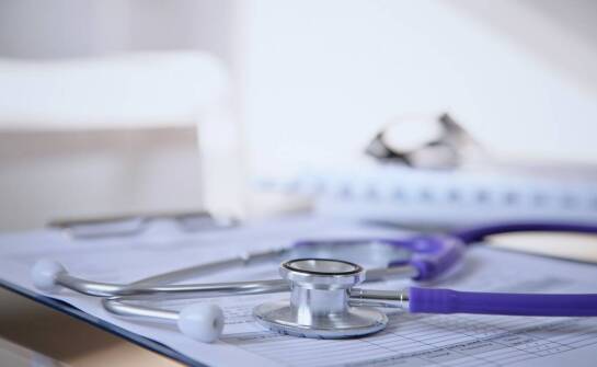 Jak wybrać odpowiednie ubezpieczenie zdrowotne i na co zwrócić uwagę?