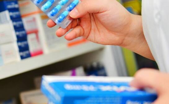 Jak oszczędzać na lekach – sprawdzone sposoby na niższe ceny w aptekach