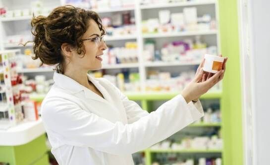 Gdzie znaleźć aptekę czynną przez całą dobę? Najważniejsze informacje