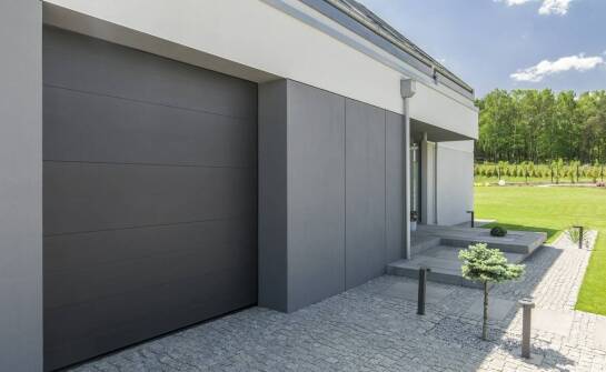 Jak wybrać bramę garażową? Przegląd typów, funkcji i trendów