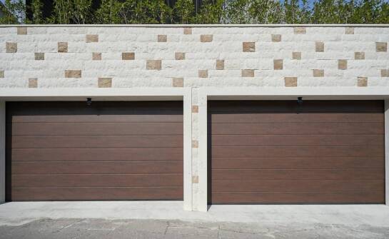 Jak wybrać segmentową bramę garażową? Przegląd najważniejszych rozwiązań