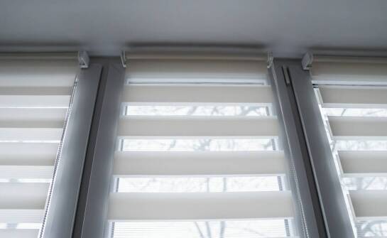 Rolety nadstawne – rozwiązanie podnoszące komfort i bezpieczeństwo domu