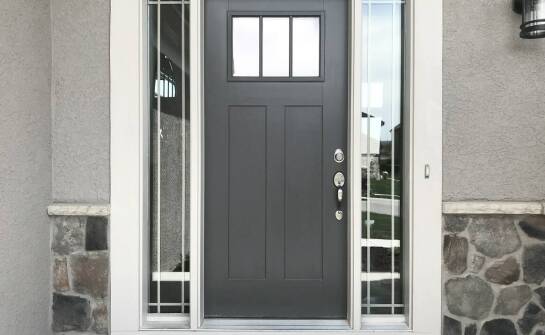 Drzwi wejściowe stalowe – zalety, rodzaje i wskazówki przy wyborze