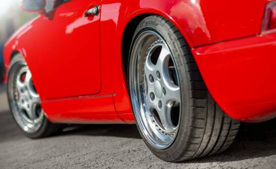 Jak bezpiecznie sprzedać używane felgi – praktyczne porady i wskazówki