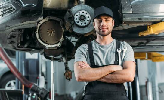 Jak rozpoznać dobrego mechanika samochodowego i na co zwrócić uwagę?