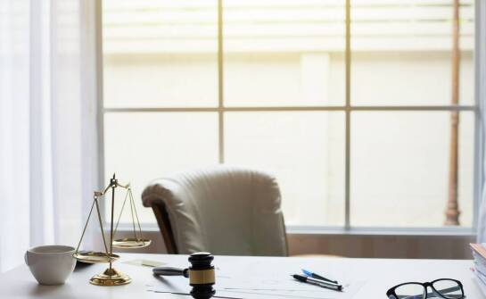 Jak wybrać dobrą kancelarię adwokacką? Kluczowe aspekty współpracy