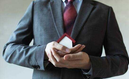 Jak wybrać zaufanego pośrednika nieruchomości i na co zwrócić uwagę?