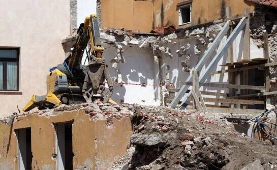 Najważniejsze informacje o rozbiórkach budynków – etapy i formalności