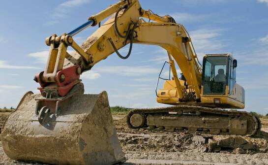 Wynajem koparki – na co zwrócić uwagę i jakie są główne korzyści?