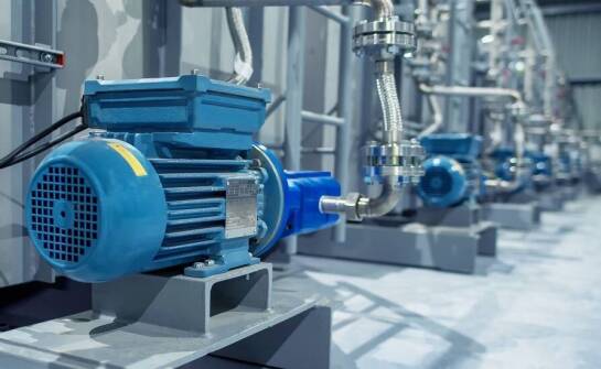 Przegląd dostępnych modeli pomp hydraulicznych z silnikiem na rynku