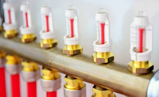 Instalacje wodno-kanalizacyjne i gazowe – co warto wiedzieć przed wyborem