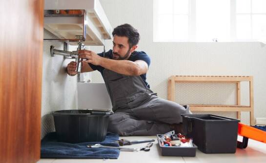 Instalacje sanitarne, wodne, gazowe i centralne ogrzewanie – najważniejsze informacje