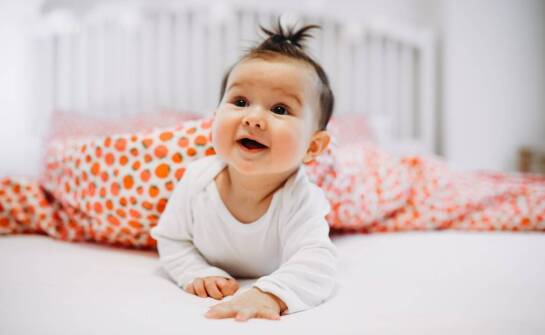 Jak wybrać poduszkę dla rocznego dziecka? Najważniejsze wskazówki