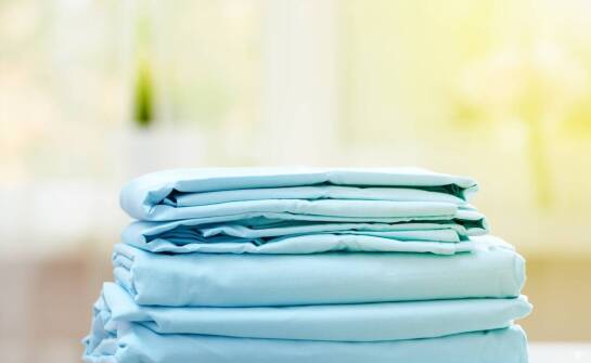 Jak wybrać odpowiednie prześcieradło? Najważniejsze cechy i rodzaje