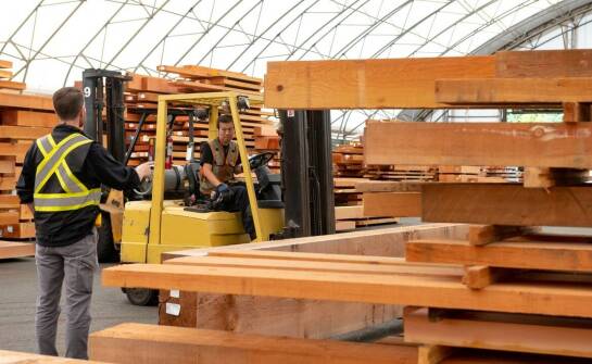 Konstrukcje drewniane – najważniejsze informacje i zastosowanie w budownictwie