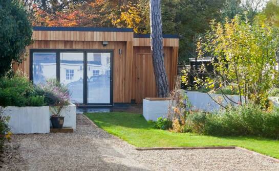 Wiaty samochodowe – rodzaje, zastosowania i najważniejsze korzyści