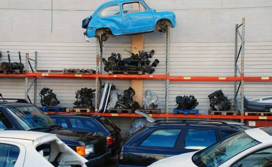 Wiaty carport – rozwiązania na ochronę samochodu przed warunkami pogodowymi