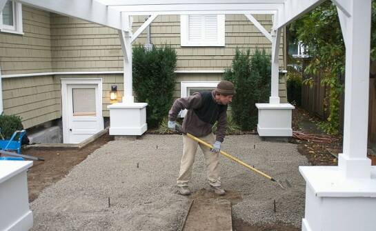 Domki narzędziowe w ogrodzie – praktyczne rozwiązania i inspiracje