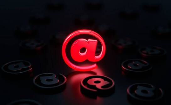 Litery podświetlane LED – zastosowania, zalety i inspiracje dla biznesu