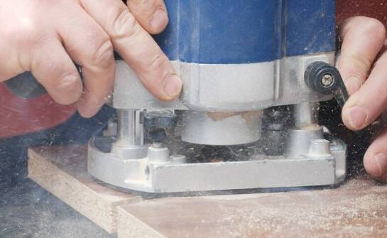 Na czym polega wycinanie sklejki CNC i jakie ma zastosowania?