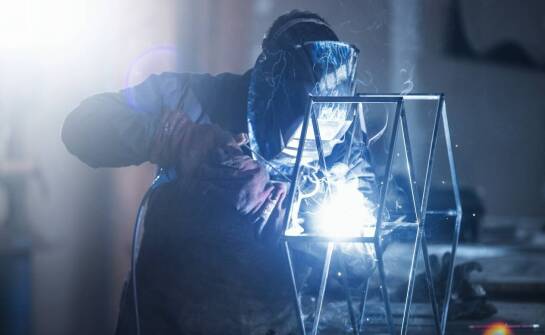 Na czym polega spawanie i jakie są jego najważniejsze zastosowania?