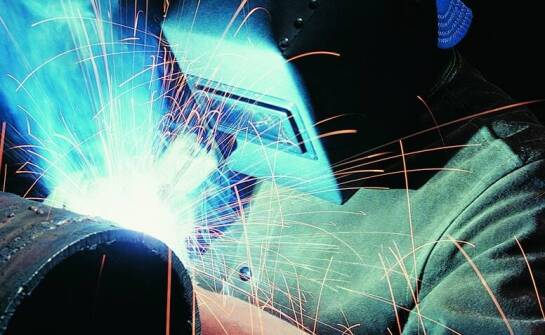 Jak wygląda proces spawania i na co zwrócić uwagę przy wyborze firmy spawalniczej