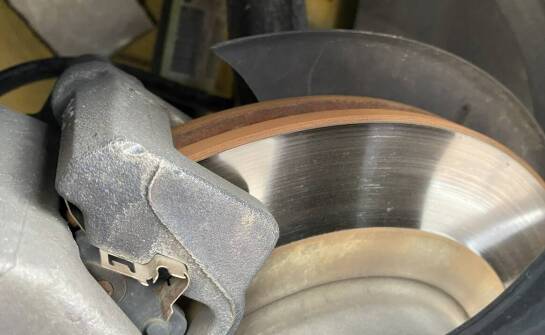 Szlifowanie wałków – kluczowe etapy i zastosowania w przemyśle