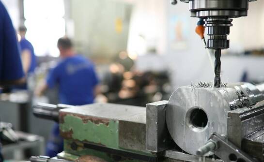 Jak działa frezowanie CNC i gdzie znajduje zastosowanie w przemyśle?