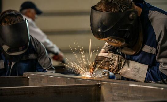 Spawanie stali nierdzewnej – najważniejsze informacje i praktyczne wskazówki