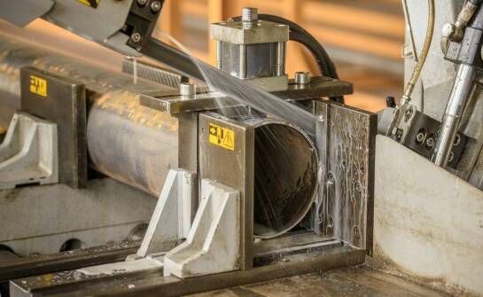 Jak przebiega dłutowanie kanałków? Zasady, narzędzia i zastosowanie